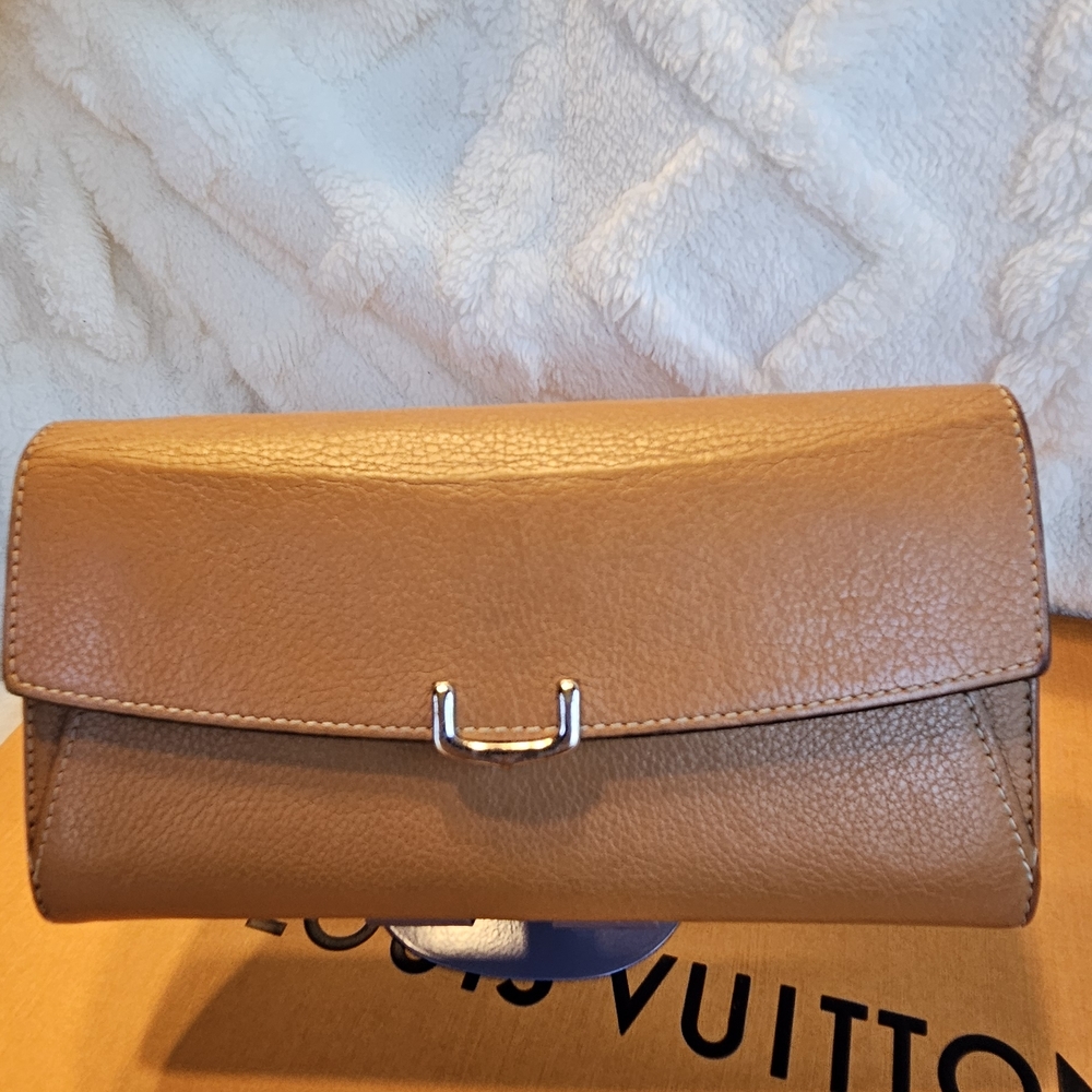 Cartier Tan Wallet with Textured Grain Finish